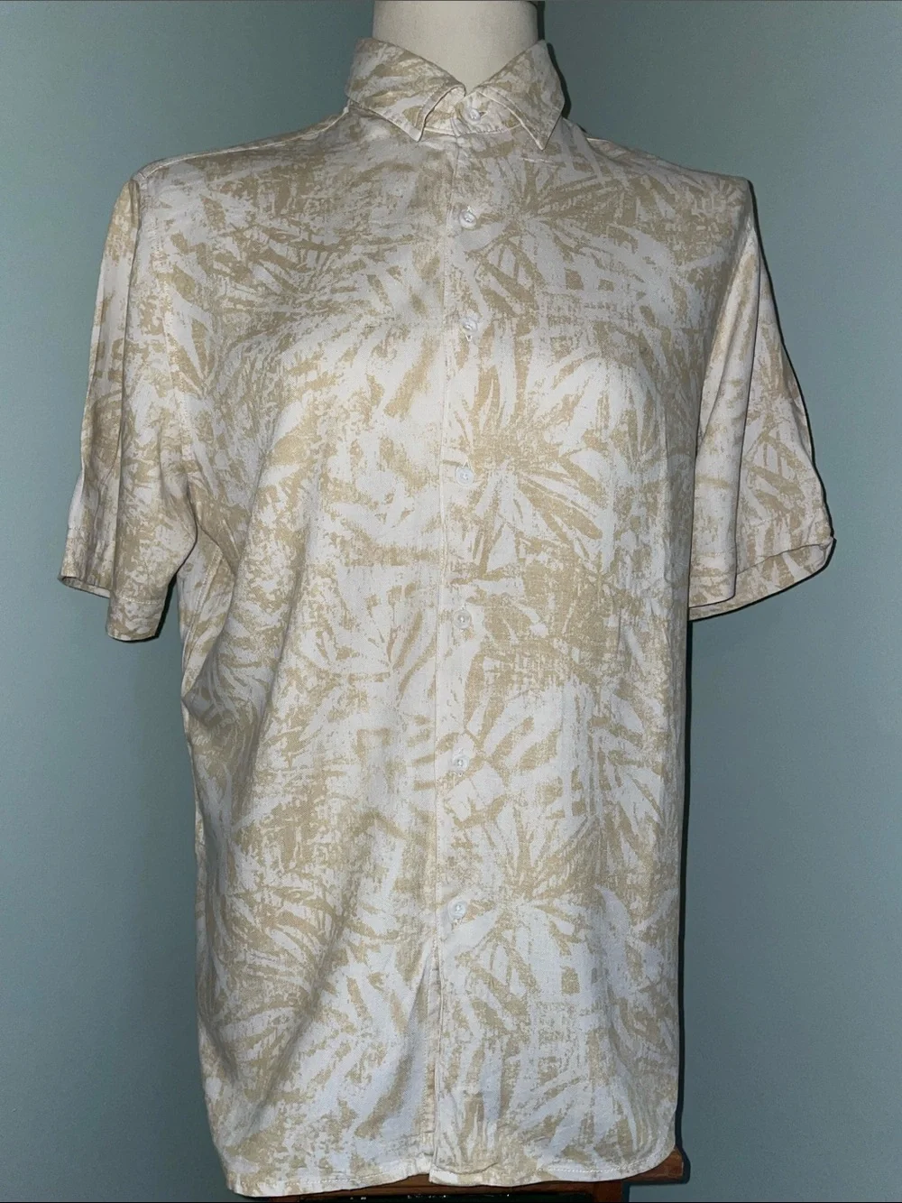 Silk Vintage Short-Sleeve Button-Up Shirt in Beige & White Palm Pattern. Size M - Picture 1 of 12